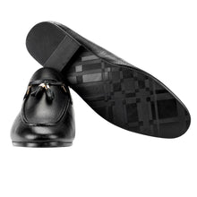 Load image into Gallery viewer, Sleek Tassels Loafers-Black