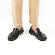Load image into Gallery viewer, Comfortable Adaptive Moccasins - Black