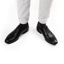 Load image into Gallery viewer, Traditional Wingtip Oxfords – Black