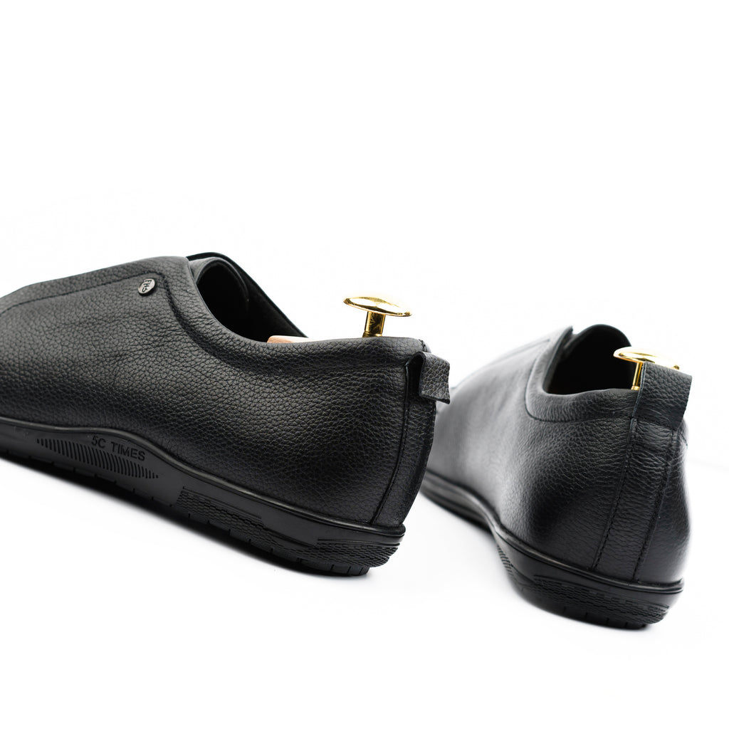 Elite Minimalist Sneakers - Black