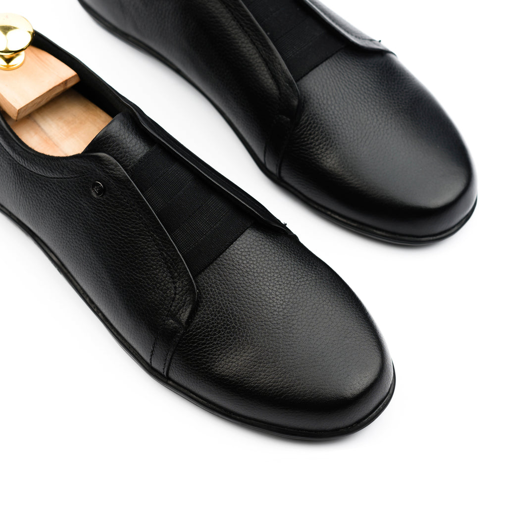 Elite Minimalist Sneakers - Black