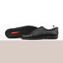 Load image into Gallery viewer, Elite Minimalist Sneakers - Black