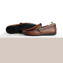 Load image into Gallery viewer, Two-Toned Leather Strapped Moccasins - Brown