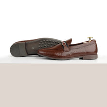 Load image into Gallery viewer, Regal Horse-Bit Buckled Loafers - Brown