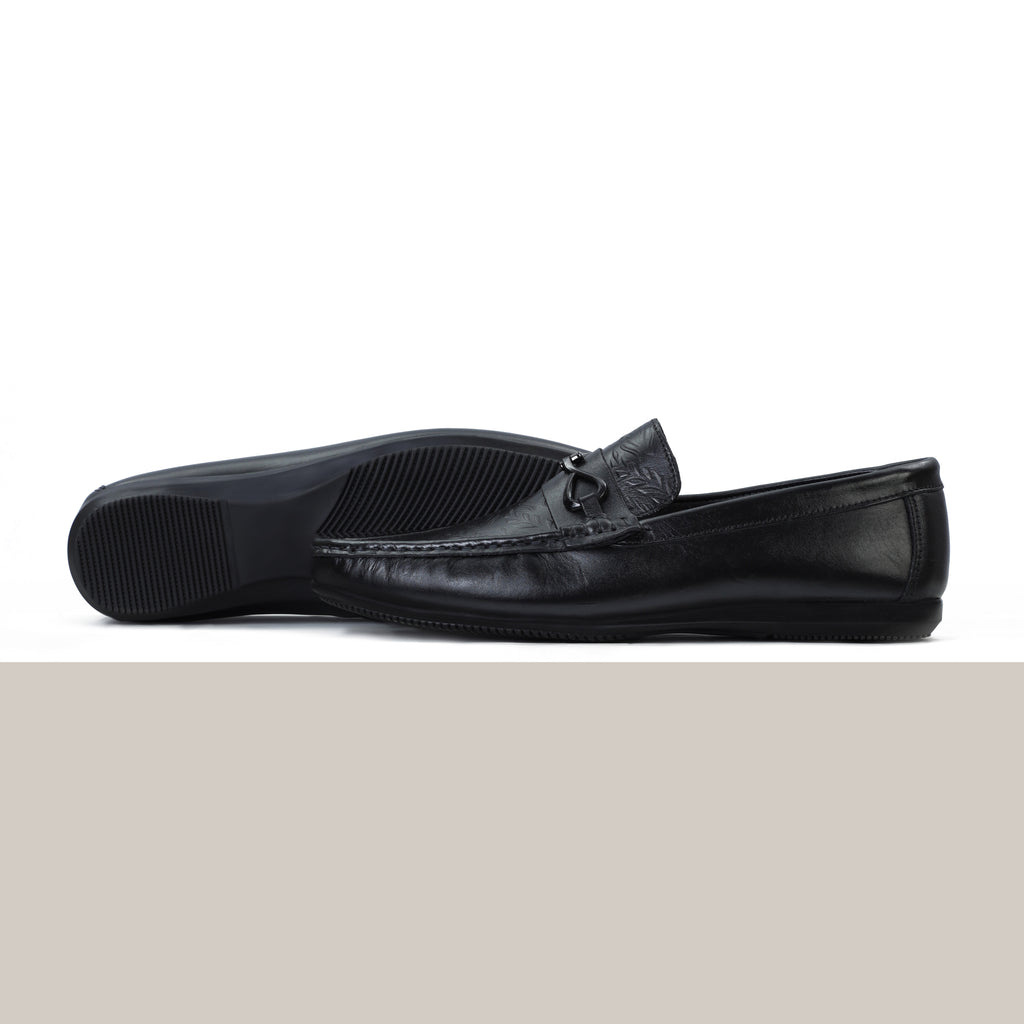 Metallic Twisted Buckled Moccasins - Black