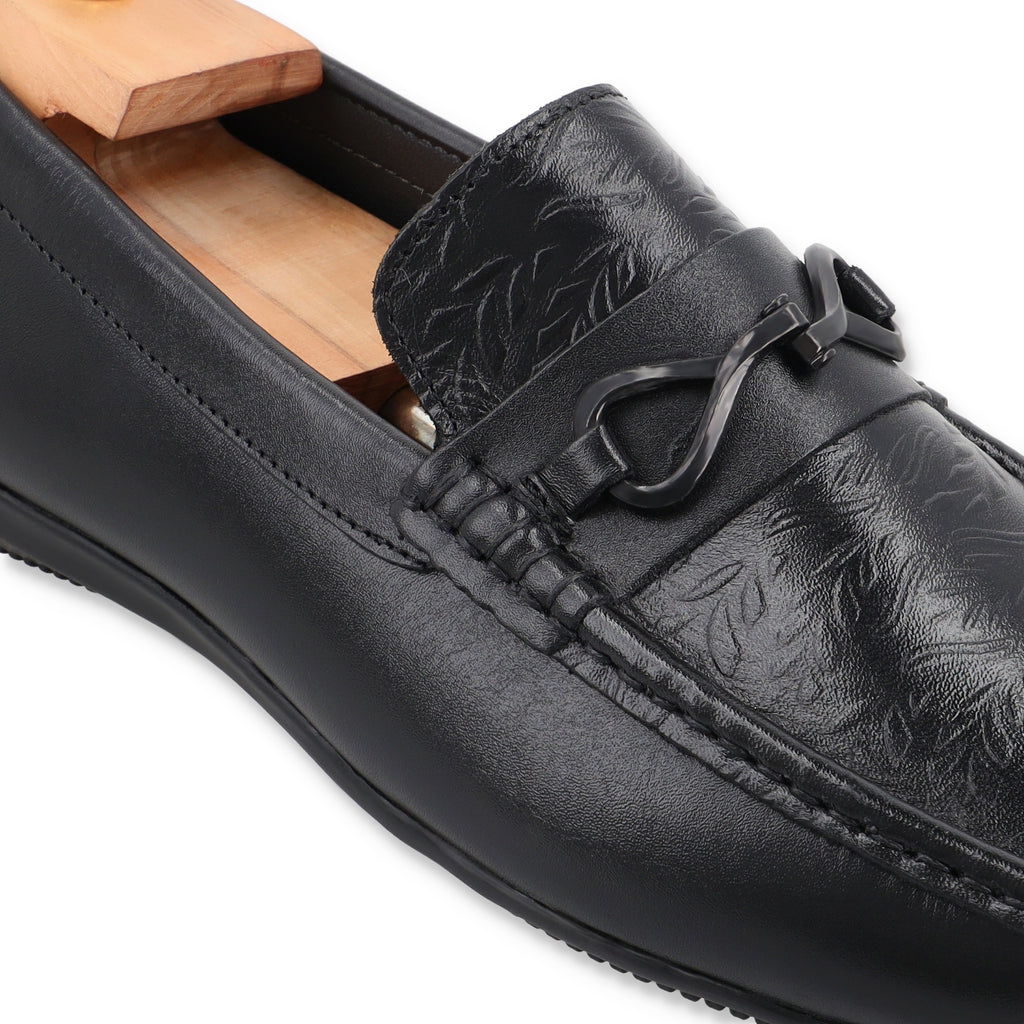 Metallic Twisted Buckled Moccasins - Black