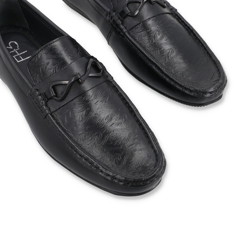 Metallic Twisted Buckled Moccasins - Black