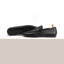 Load image into Gallery viewer, Weaved Patterned Loafers - Black