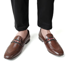 Load image into Gallery viewer, Regal Horse-Bit Buckled Loafers - Brown