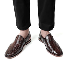 Load image into Gallery viewer, Ostrich Embossed Peshawari Sandals - Brown
