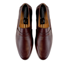 Load image into Gallery viewer, Dual Tone Leather Loafer - Maroon