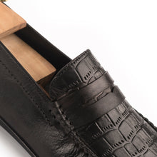 Load image into Gallery viewer, Imperial Crocodile Embossed Moccasins - Black