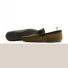 Load image into Gallery viewer, Seude Collar Moccasins - Olive