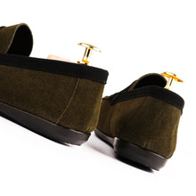 Load image into Gallery viewer, Seude Collar Moccasins - Olive