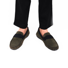 Load image into Gallery viewer, Seude Collar Moccasins - Olive