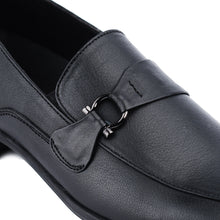 Load image into Gallery viewer, Single Metal Buckled Loafers