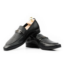 Load image into Gallery viewer, Crocodile-Vamp Buckled Loafers - Black