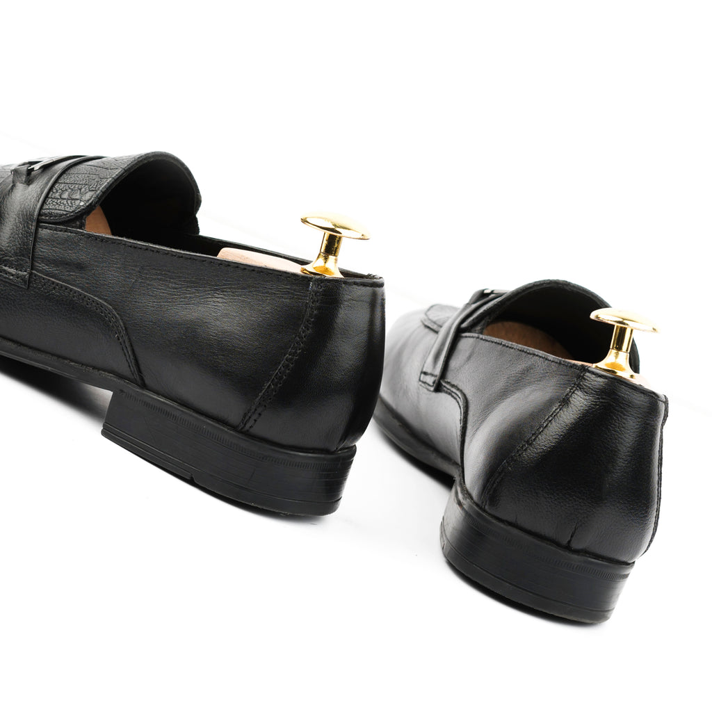 Crocodile-Vamp Buckled Loafers - Black