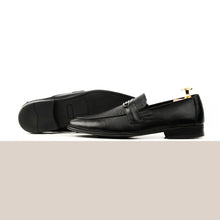 Load image into Gallery viewer, Crocodile-Vamp Buckled Loafers - Black