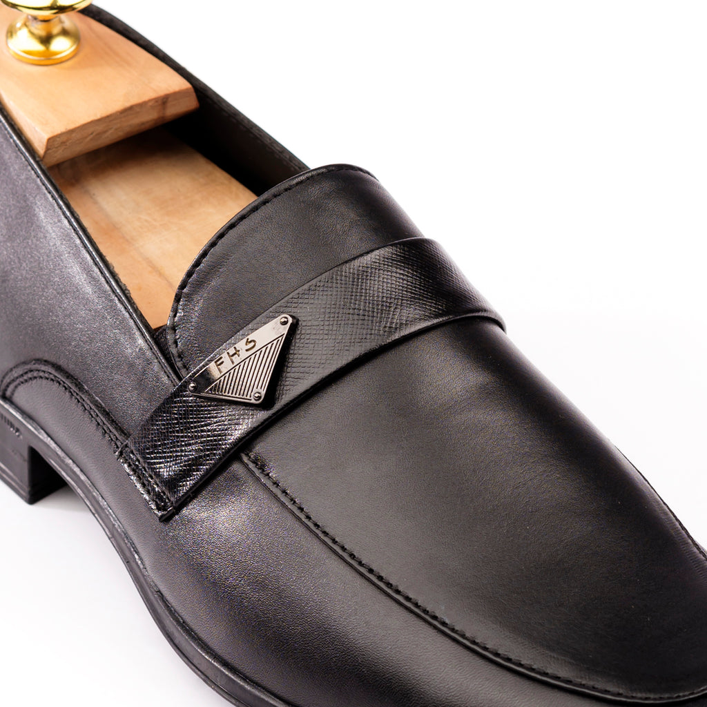 Signature Leather Loafers - Black