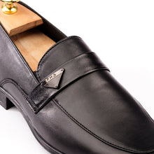 Load image into Gallery viewer, Signature Leather Loafers - Black
