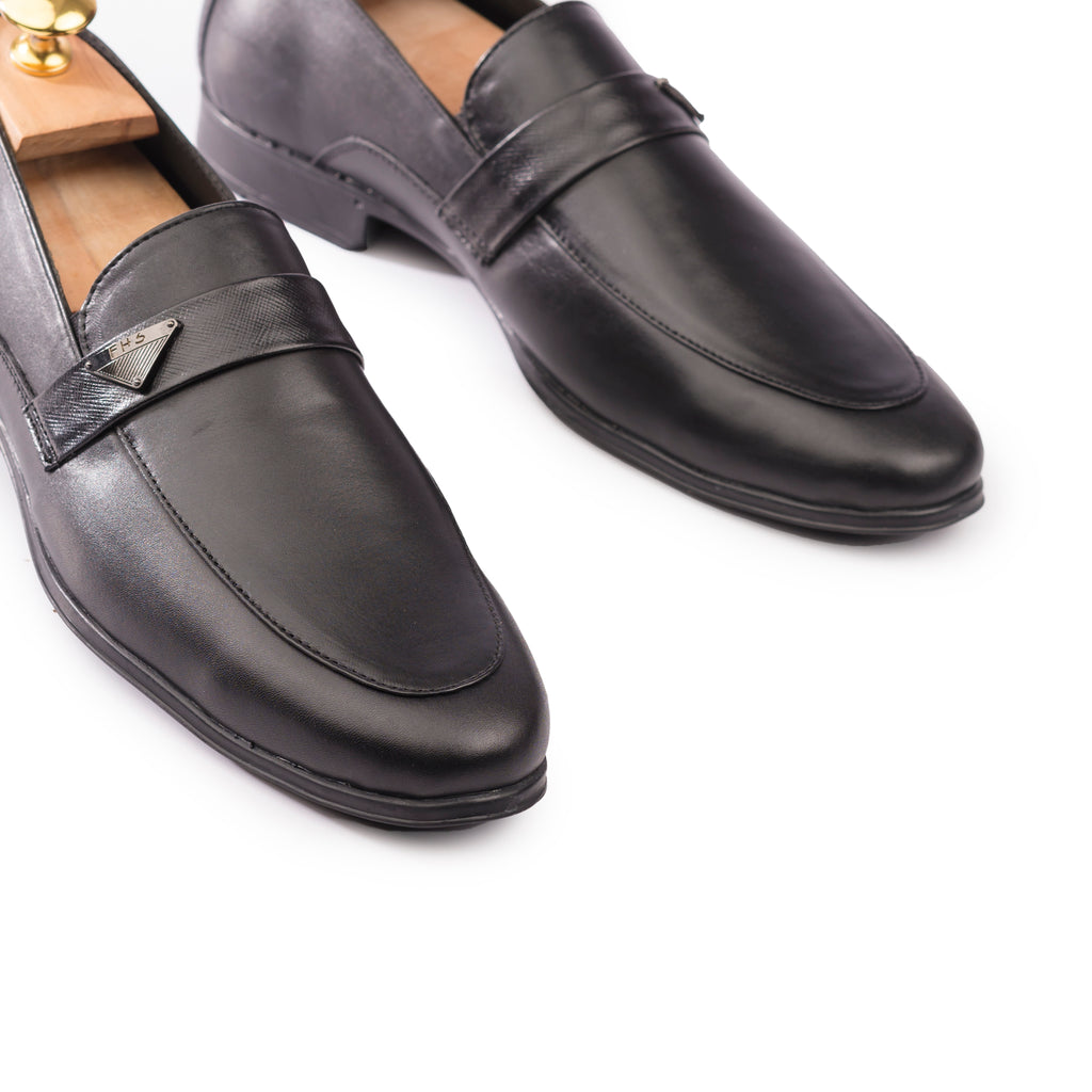 Signature Leather Loafers - Black