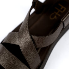 Load image into Gallery viewer, Casual Strapped Leather Sandals-Brown