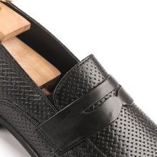 Load image into Gallery viewer, The Noir Weaved Loafers - Black