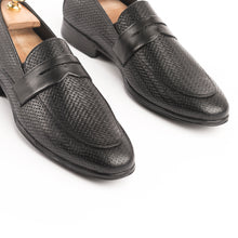 Load image into Gallery viewer, The Noir Weaved Loafers - Black