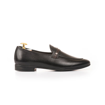 Two-Toned Grain Leather Buckle Loafers - Black