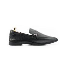 Load image into Gallery viewer, Crocodile-Textured Comfort Loafers - Black