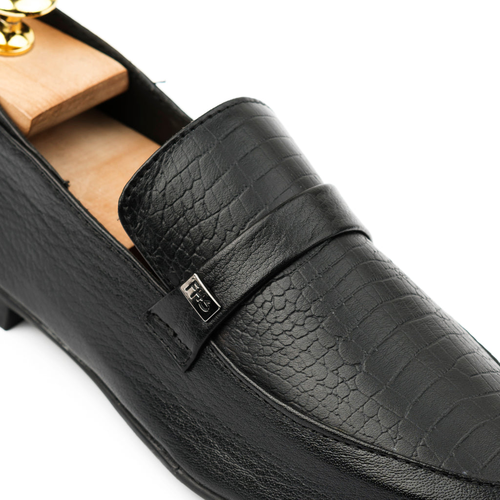 Crocodile-Textured Comfort Loafers - Black