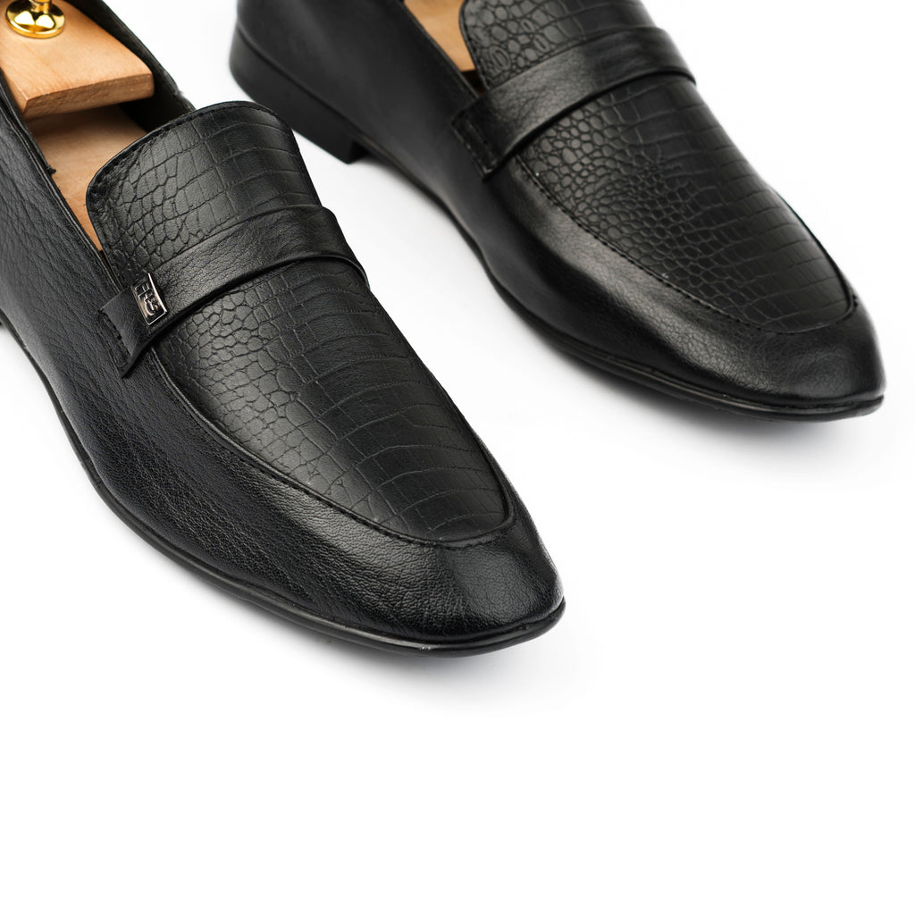 Crocodile-Textured Comfort Loafers - Black