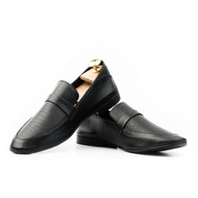 Load image into Gallery viewer, Crocodile-Textured Comfort Loafers - Black