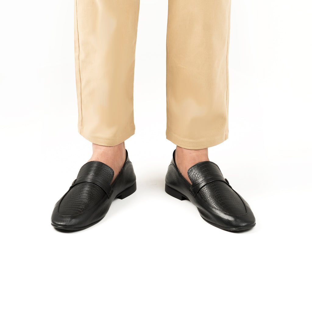 Crocodile-Textured Comfort Loafers - Black