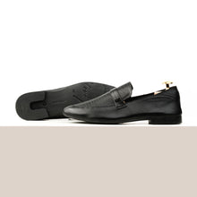 Load image into Gallery viewer, Crocodile-Textured Comfort Loafers - Black