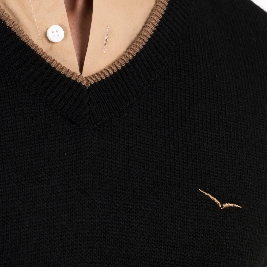 V-Neck Sleeveless Sweater-Black