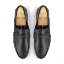 Load image into Gallery viewer, Classic Band-Strapped Moccasins-Black