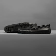 Load image into Gallery viewer, Metallic Cross-Buckled Mocassins-Black