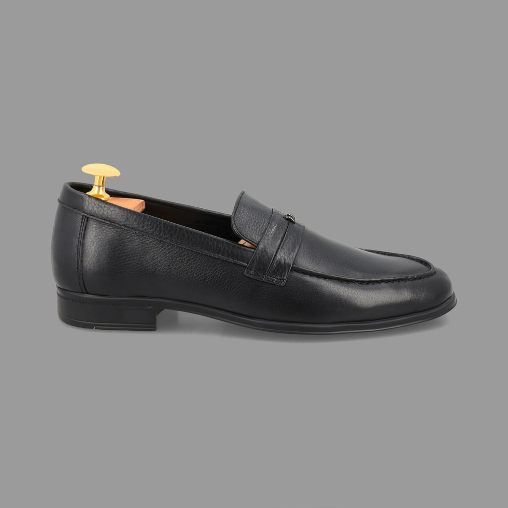 Minimalist Leather Loafers-Black