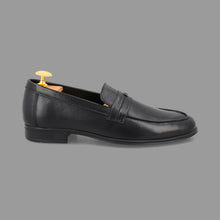 Load image into Gallery viewer, Minimalist Leather Loafers-Black