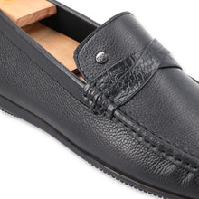 Load image into Gallery viewer, Classic Cross Stripped Moccasins - Black