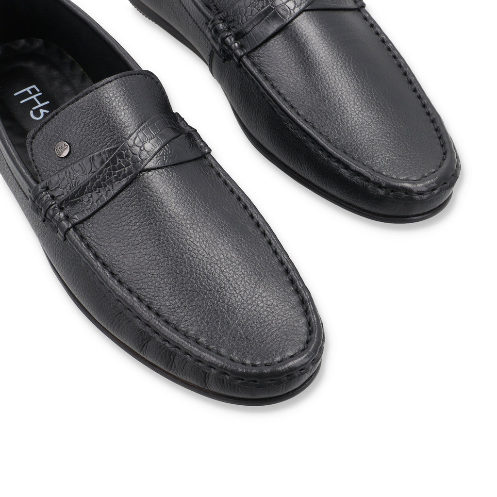 Classic Cross Stripped Moccasins - Black