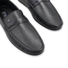 Load image into Gallery viewer, Classic Cross Stripped Moccasins - Black