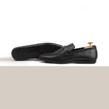 Load image into Gallery viewer, Bold Croc-Embossed Loafers - Black