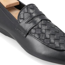 Load image into Gallery viewer, Weaved Patterned Loafers - Black