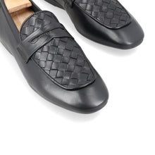 Load image into Gallery viewer, Weaved Patterned Loafers - Black