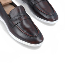 Load image into Gallery viewer, Two Tone Modern Penny Loafers - Maroon